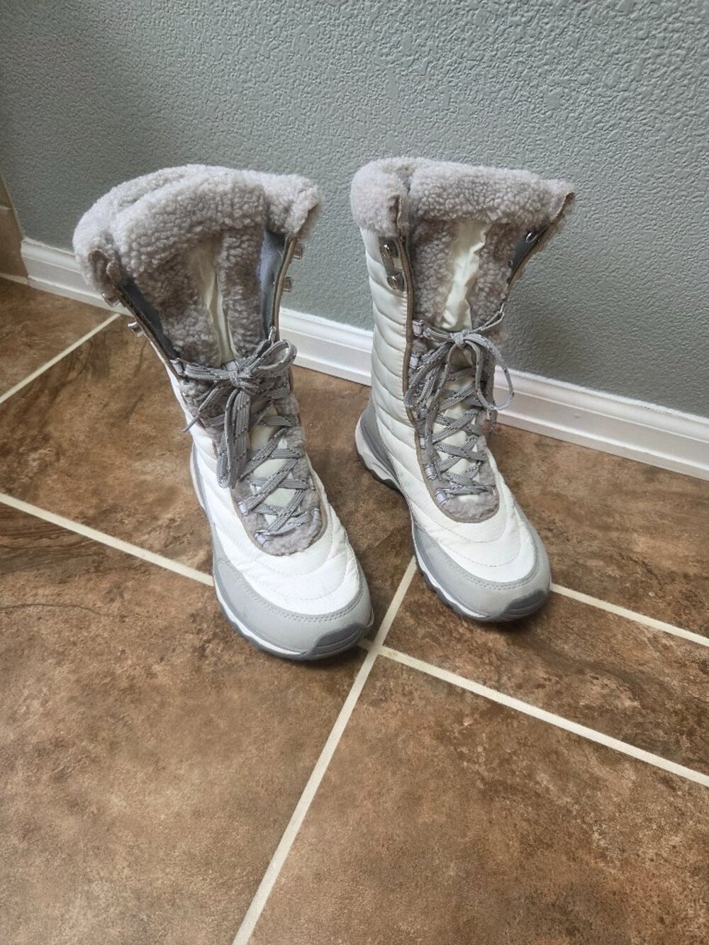 Eddie Bauer Women's MicroTherm® 3.0 Boot - White - Size 7.5